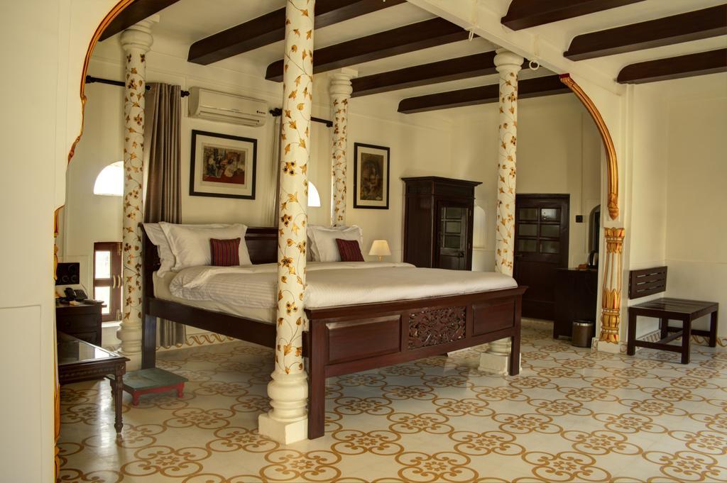Amritara Surajgarh Fort Room photo